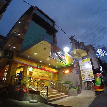 Reddoorz Plus @ Taj Hotel Tuguegarao מראה חיצוני תמונה