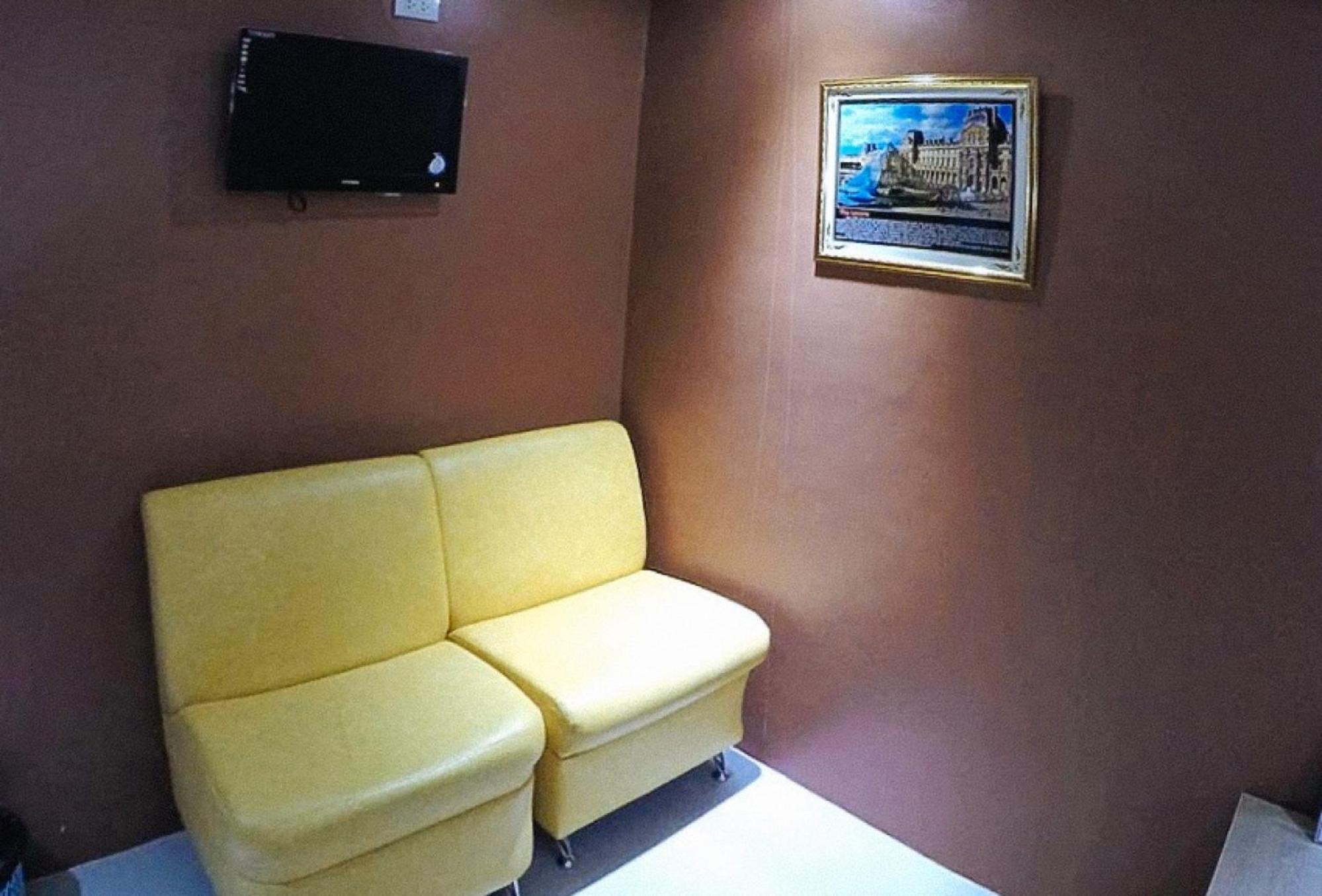 Reddoorz Plus @ Taj Hotel Tuguegarao מראה חיצוני תמונה