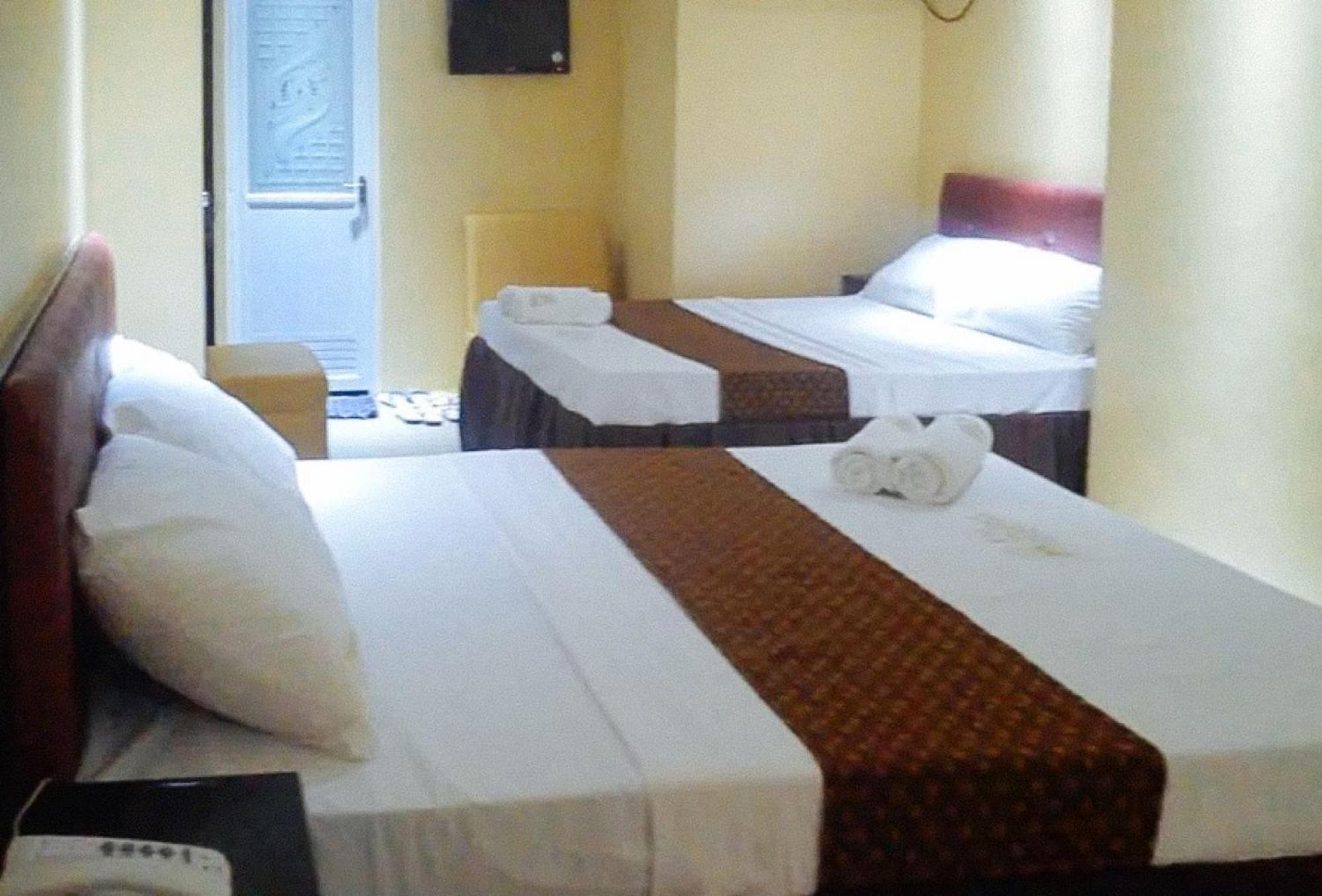 Reddoorz Plus @ Taj Hotel Tuguegarao מראה חיצוני תמונה
