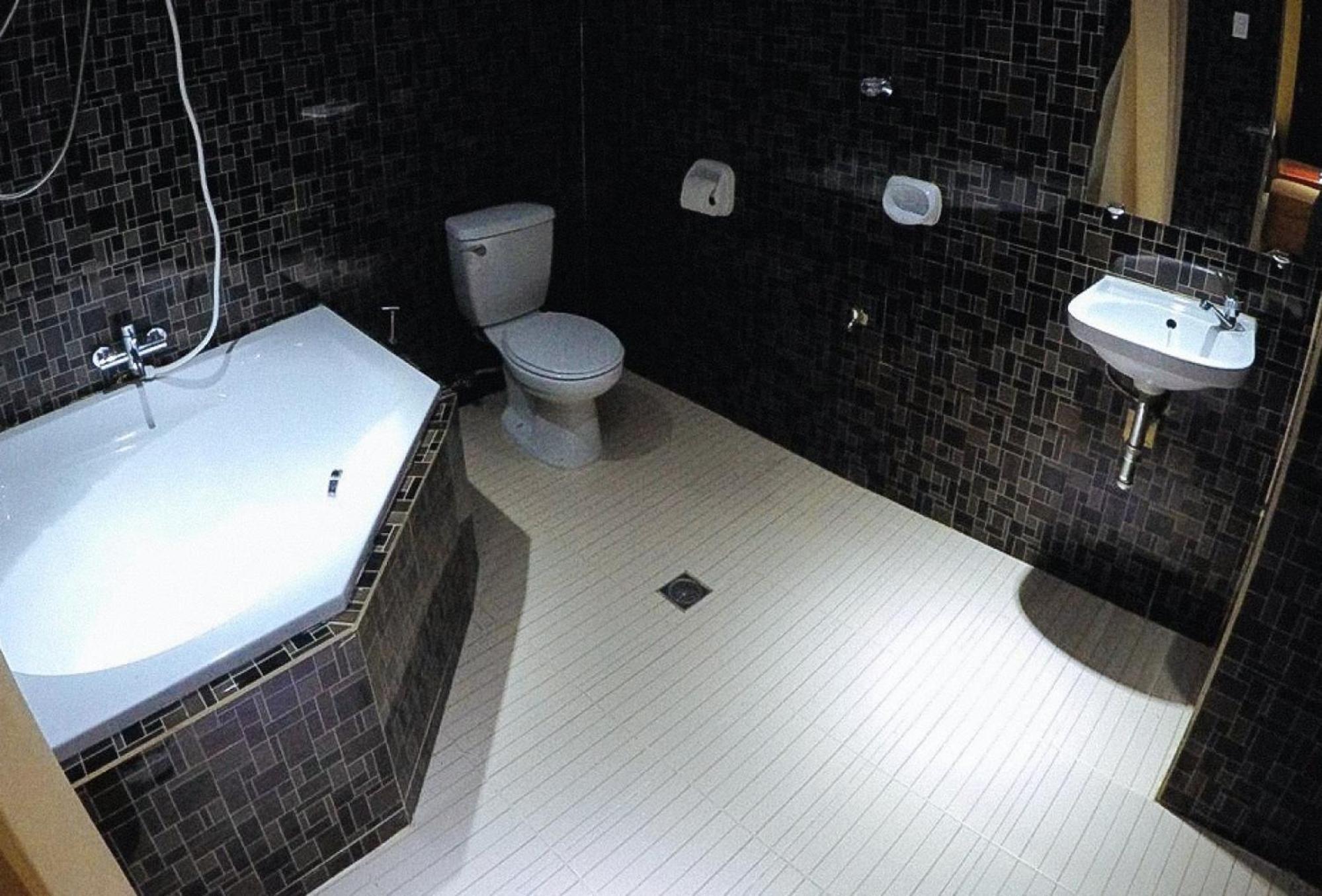 Reddoorz Plus @ Taj Hotel Tuguegarao מראה חיצוני תמונה
