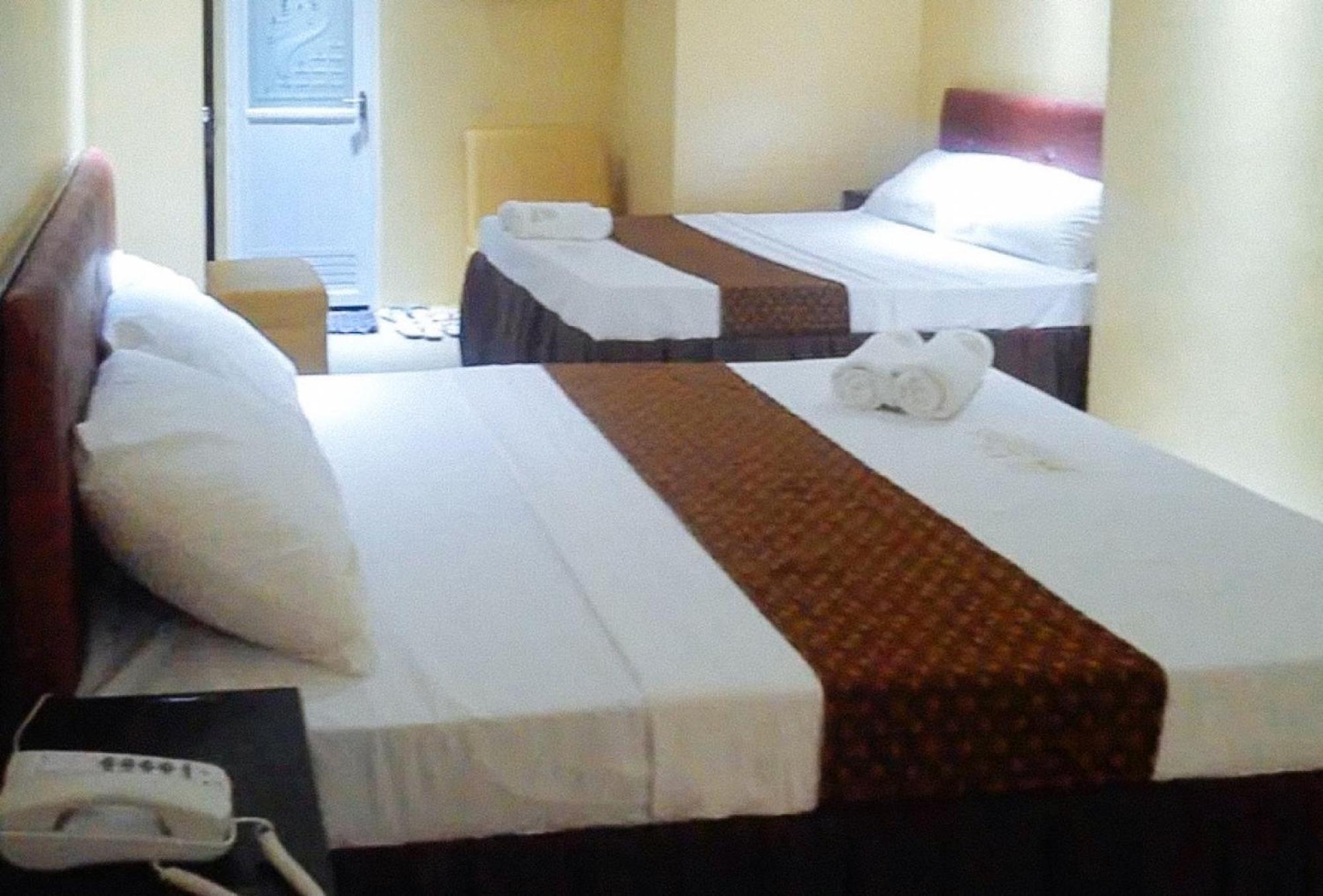 Reddoorz Plus @ Taj Hotel Tuguegarao מראה חיצוני תמונה