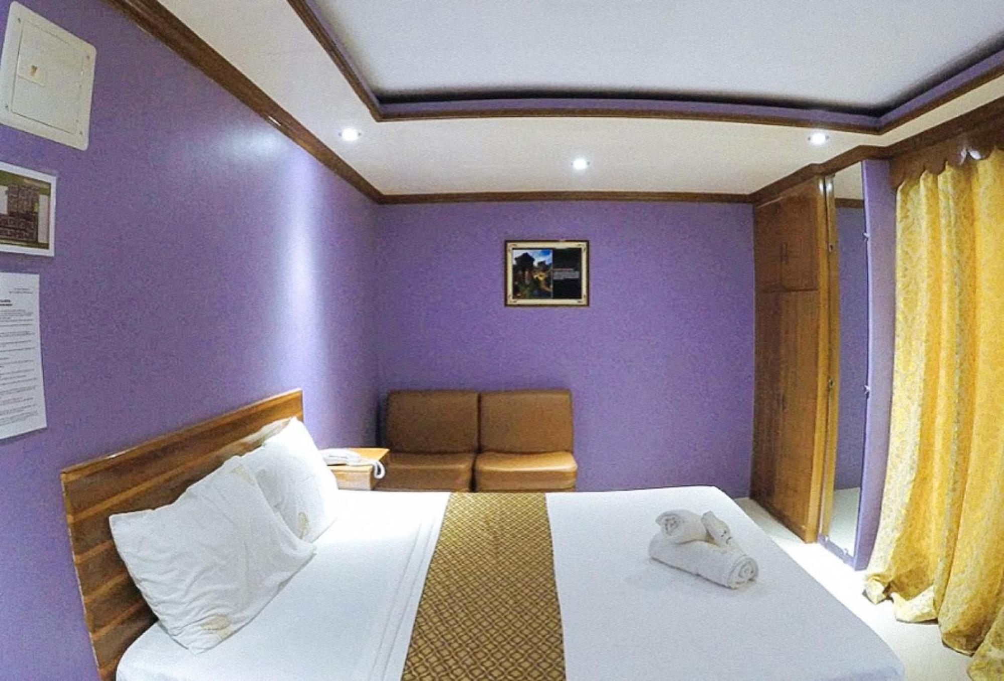 Reddoorz Plus @ Taj Hotel Tuguegarao מראה חיצוני תמונה